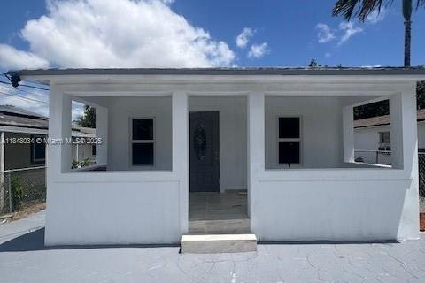 House in Miami, Florida 4 bedrooms, 125.23 sq.m. № 1849281 - photo 2