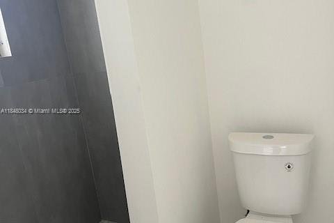 House in Miami, Florida 4 bedrooms, 125.23 sq.m. № 1849281 - photo 19