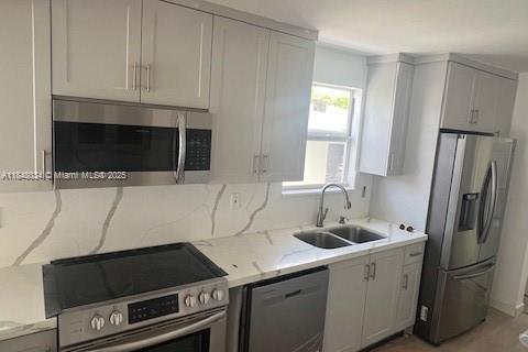 House in Miami, Florida 4 bedrooms, 125.23 sq.m. № 1849281 - photo 6