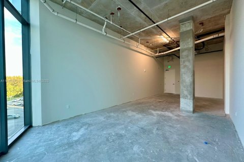 Commercial property in Aventura, Florida № 1985135 - photo 7