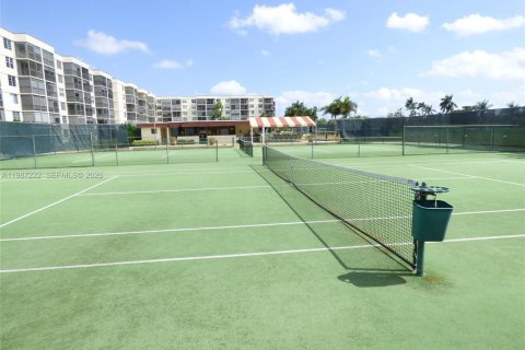 Condominio en venta en Pembroke Pines, Florida, 2 dormitorios, 108.7 m2 № 2047700 - foto 27