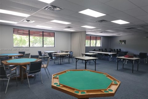 Condominio en venta en Pembroke Pines, Florida, 2 dormitorios, 108.7 m2 № 2047700 - foto 19