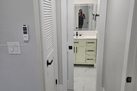 Condominio en venta en Pembroke Pines, Florida, 2 dormitorios, 108.7 m2 № 2047700 - foto 9