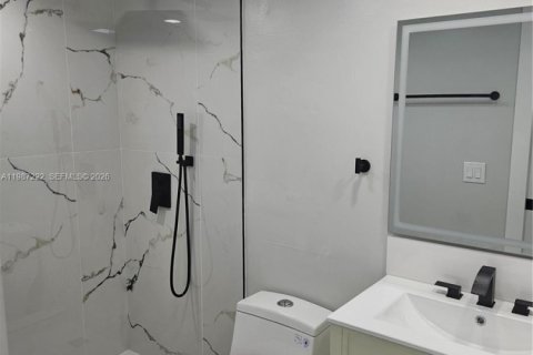 Condominio en venta en Pembroke Pines, Florida, 2 dormitorios, 108.7 m2 № 2047700 - foto 4