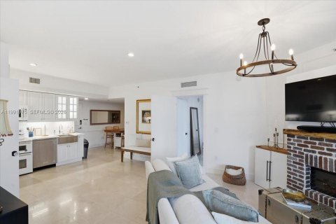 Condo in Miami, Florida, 2 bedrooms  № 2243980 - photo 4