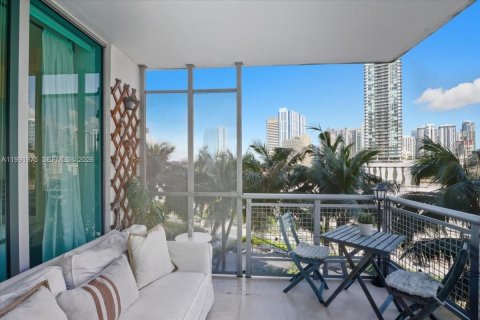 Condo in Miami, Florida, 2 bedrooms  № 2243980 - photo 29