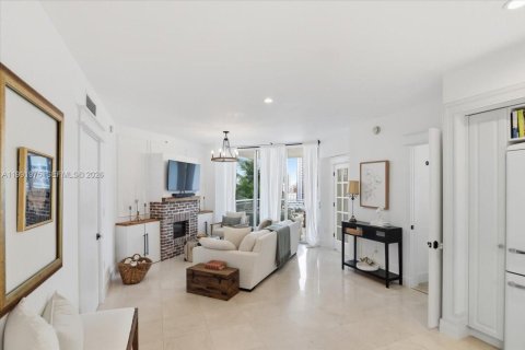 Condo in Miami, Florida, 2 bedrooms  № 2243980 - photo 6