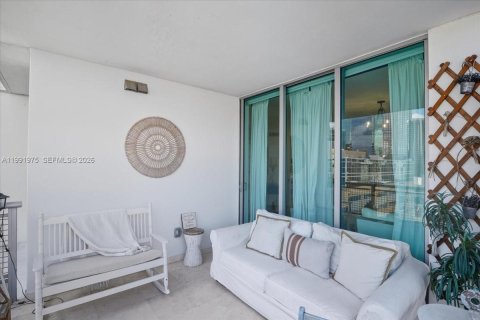 Condo in Miami, Florida, 2 bedrooms  № 2243980 - photo 28