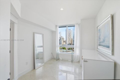 Condo in Miami, Florida, 2 bedrooms  № 2243980 - photo 23