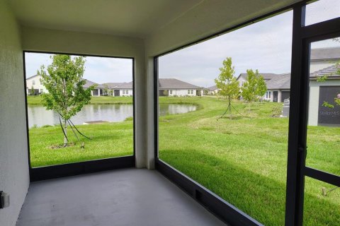 House in San Antonio, Florida 2 bedrooms, 150.13 sq.m. № 1673455 - photo 16
