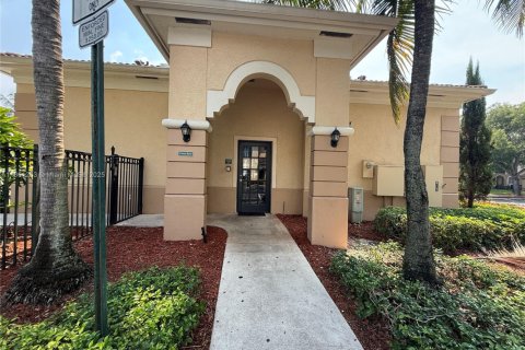 House in Miramar, Florida 2 bedrooms, 100.33 sq.m. № 1890939 - photo 18