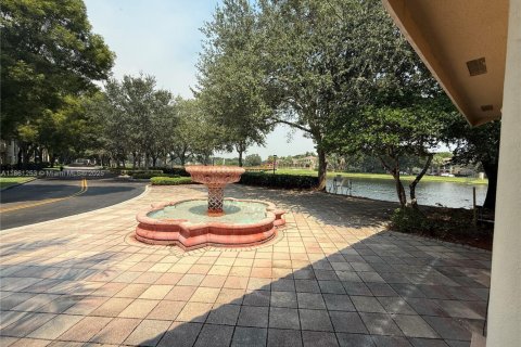 House in Miramar, Florida 2 bedrooms, 100.33 sq.m. № 1890939 - photo 23
