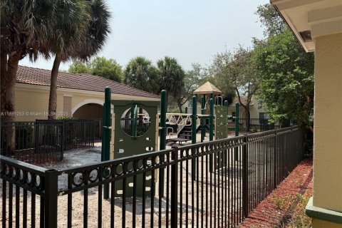 House in Miramar, Florida 2 bedrooms, 100.33 sq.m. № 1890939 - photo 20