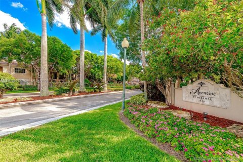 House in Miramar, Florida 2 bedrooms, 100.33 sq.m. № 1890939 - photo 26