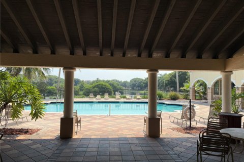 House in Miramar, Florida 2 bedrooms, 100.33 sq.m. № 1890939 - photo 24