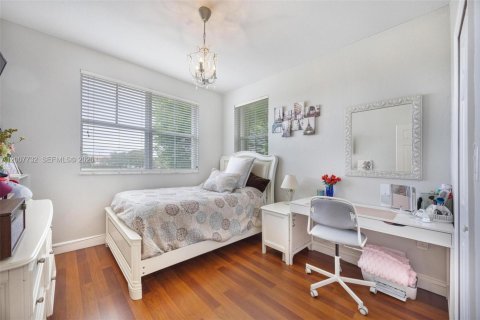 Adosado en venta en Doral, Florida, 4 dormitorios, 175.96 m2 № 2071725 - foto 30