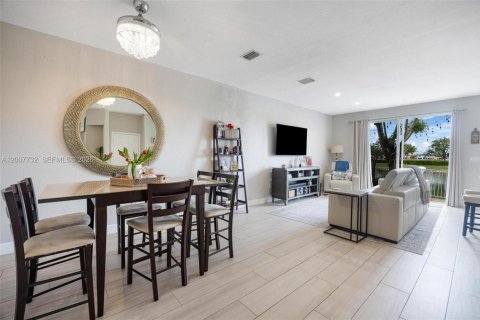 Adosado en venta en Doral, Florida, 4 dormitorios, 175.96 m2 № 2071725 - foto 7