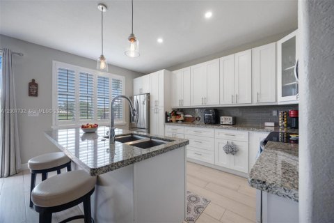 Adosado en venta en Doral, Florida, 4 dormitorios, 175.96 m2 № 2071725 - foto 14
