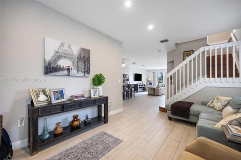 Adosado en venta en Doral, Florida, 4 dormitorios, 175.96 m2 № 2071725 - foto 6