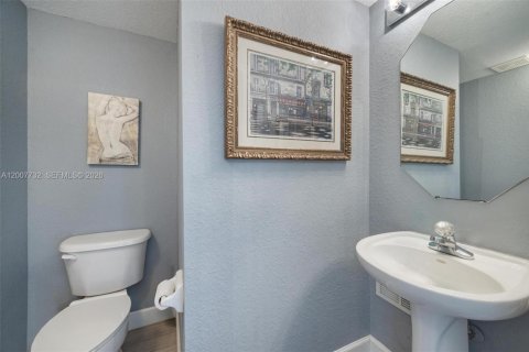 Adosado en venta en Doral, Florida, 4 dormitorios, 175.96 m2 № 2071725 - foto 18