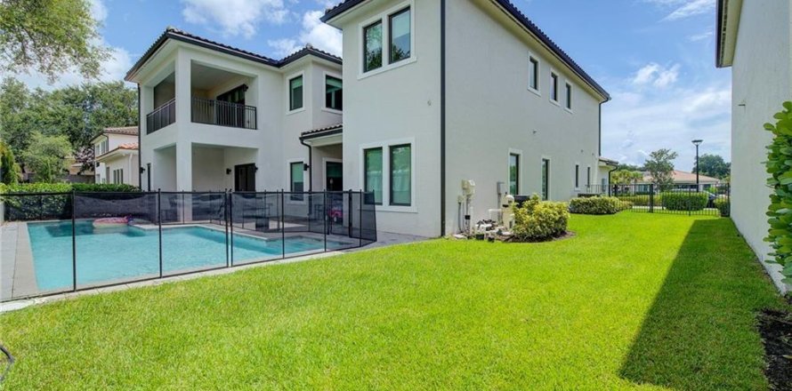 Casa en Hollywood, Florida 6 dormitorios, 499.54 m2 № 1017967