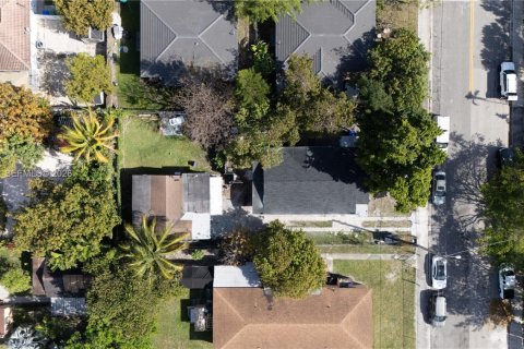 Immobilier commercial à vendre à Miami, Floride: 179.12 m2 № 2059863 - photo 5