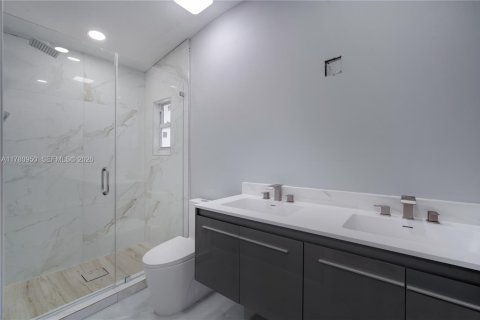 Immobilier commercial à vendre à Miami, Floride: 179.12 m2 № 2059863 - photo 20