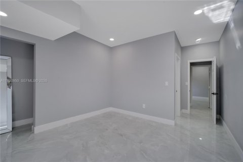 Immobilier commercial à vendre à Miami, Floride: 179.12 m2 № 2059863 - photo 23
