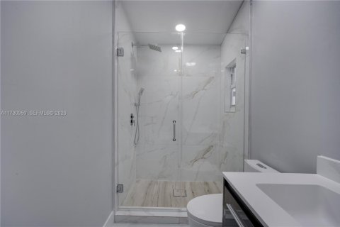 Immobilier commercial à vendre à Miami, Floride: 179.12 m2 № 2059863 - photo 19