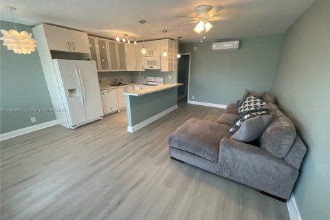Copropriété à louer à Fort Lauderdale, Floride: 1 chambre, 53.88 m2 № 1844104 - photo 1