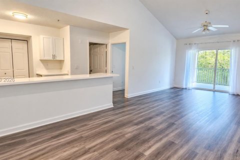 Condo in Coconut Creek, Florida, 2 bedrooms  № 2413282 - photo 2