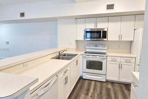 Condo in Coconut Creek, Florida, 2 bedrooms  № 2413282 - photo 7