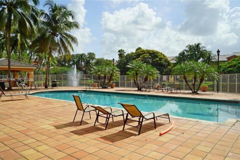 Condo in Coconut Creek, Florida, 2 bedrooms  № 2413282 - photo 23