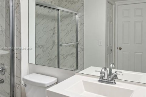 Condo in Coconut Creek, Florida, 2 bedrooms  № 2413282 - photo 18