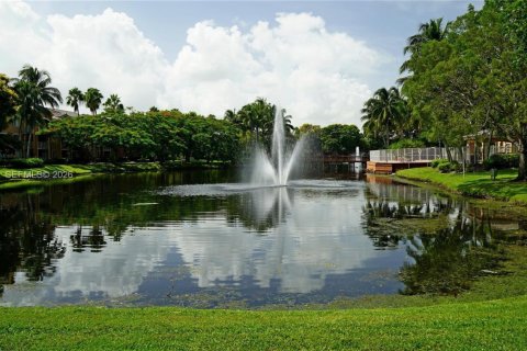 Condo in Coconut Creek, Florida, 2 bedrooms  № 2413282 - photo 30