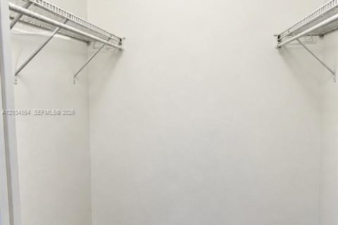 Condo in Coconut Creek, Florida, 2 bedrooms  № 2413282 - photo 12