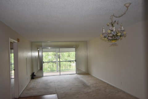 Condo in Lauderhill, Florida, 2 bedrooms  № 2251747 - photo 5