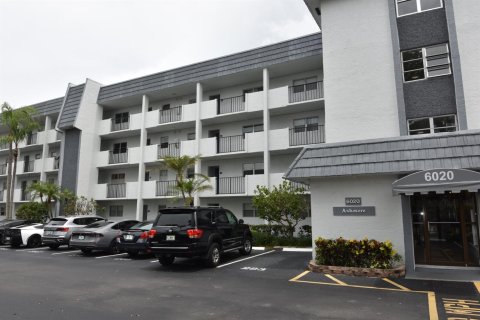Condo in Lauderhill, Florida, 2 bedrooms  № 2251747 - photo 2