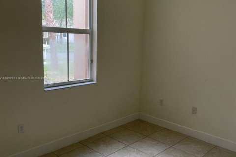 House in Homestead, Florida 3 bedrooms, 170.29 sq.m. № 2021711 - photo 16