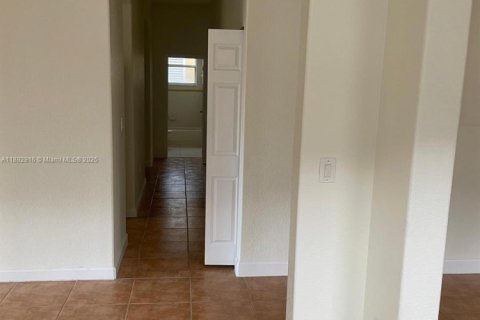 House in Homestead, Florida 3 bedrooms, 170.29 sq.m. № 2021711 - photo 2