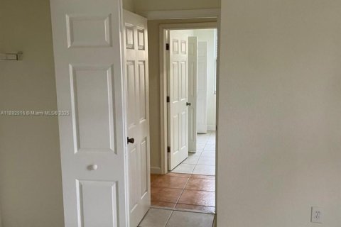 House in Homestead, Florida 3 bedrooms, 170.29 sq.m. № 2021711 - photo 15