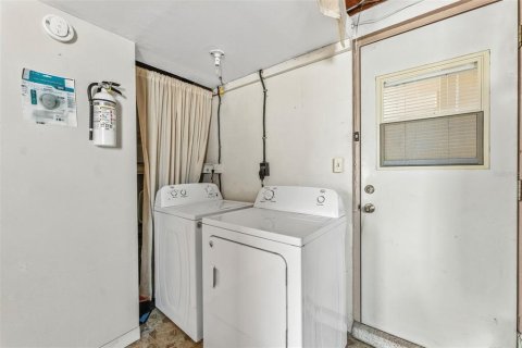 House in Holiday, Florida 2 bedrooms, 86.96 sq.m. № 1916048 - photo 25