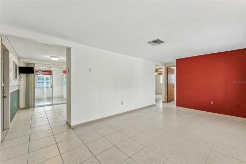 House in Holiday, Florida 2 bedrooms, 86.96 sq.m. № 1916048 - photo 9