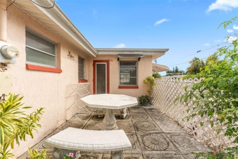 House in Holiday, Florida 2 bedrooms, 86.96 sq.m. № 1916048 - photo 27