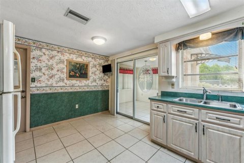House in Holiday, Florida 2 bedrooms, 86.96 sq.m. № 1916048 - photo 12
