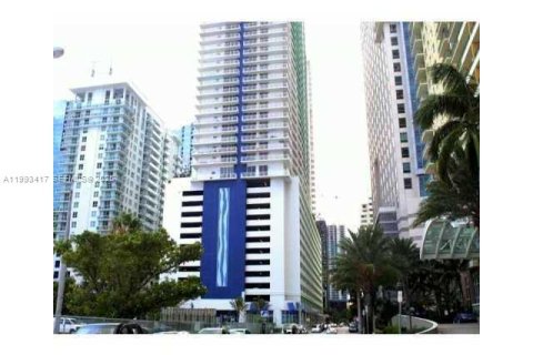 Estudio en el Condominio en Miami, Florida  № 2055471