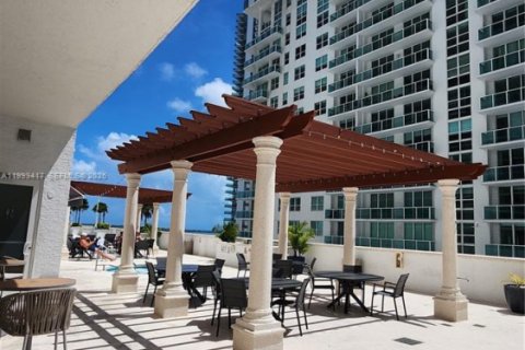Condo in Miami, Florida  № 2055471 - photo 10