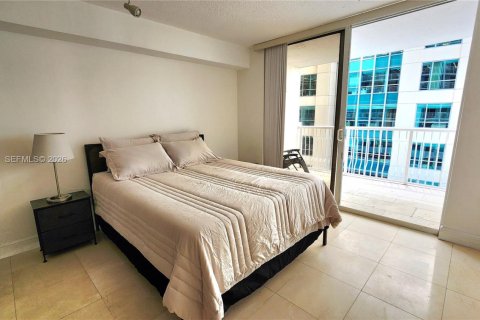 Condo in Miami, Florida  № 2055471 - photo 16