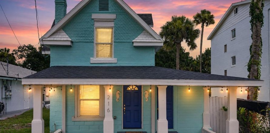 House in Daytona Beach, Florida 2 bedrooms, 113.62 sq.m. № 2220397