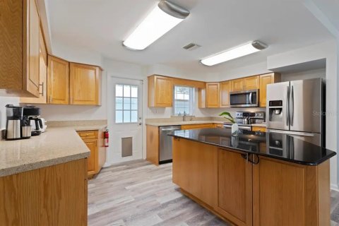 House in Gulfport, Florida 5 bedrooms, 298.59 sq.m. № 1628487 - photo 7